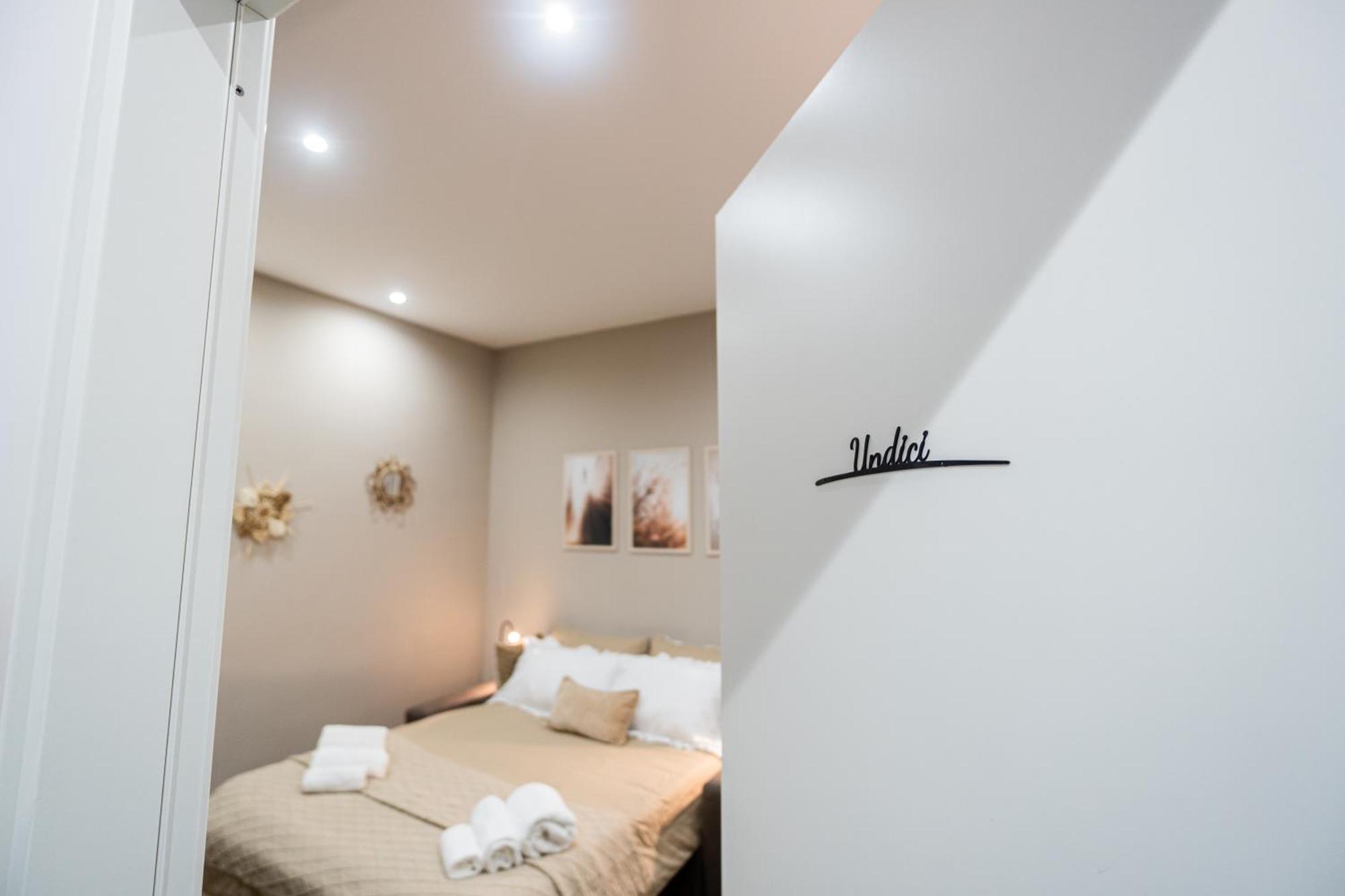 La Casa Di Bianca - Modern Suites Near Plebiscito Nápoly Kültér fotó
