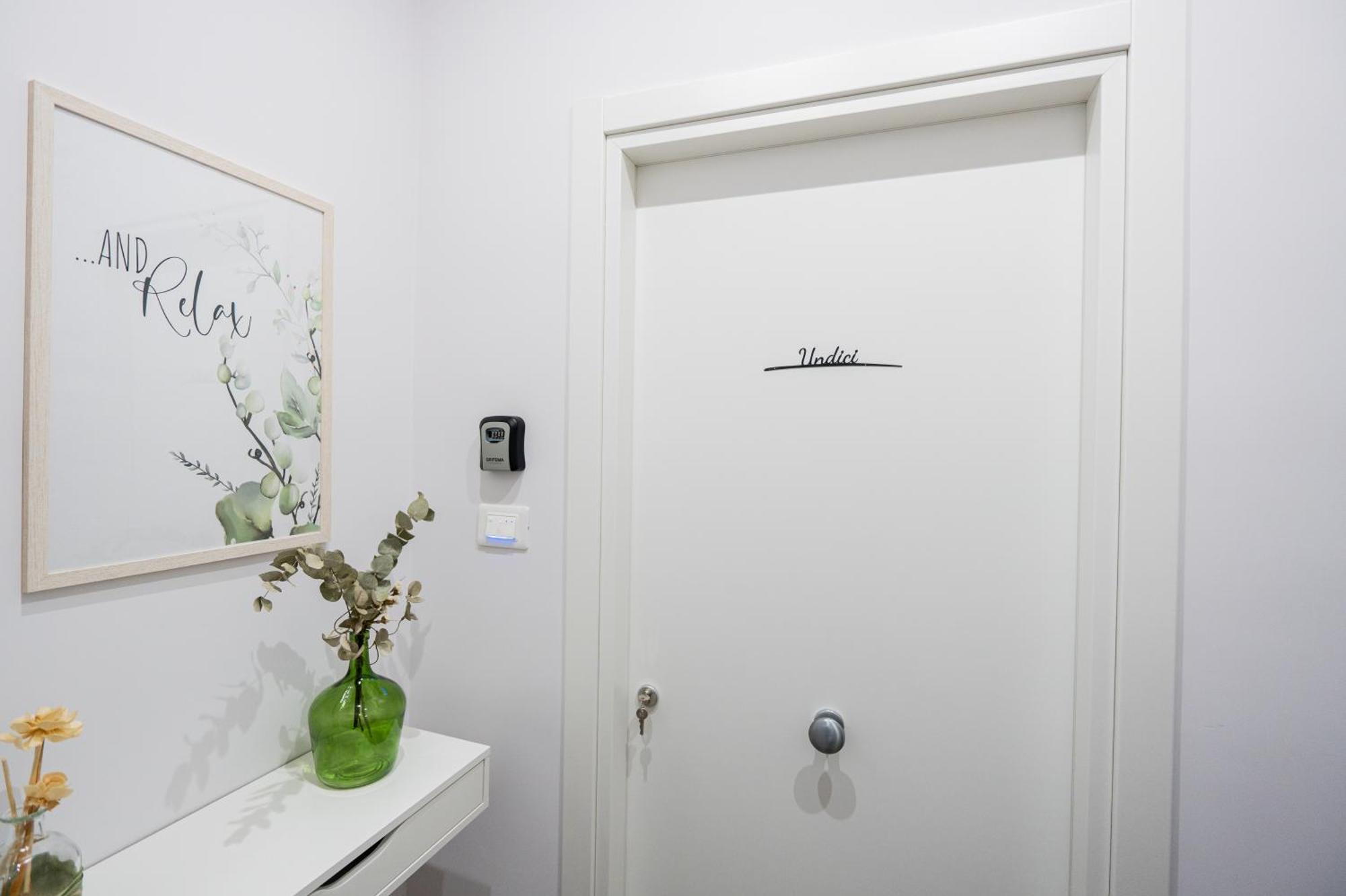 La Casa Di Bianca - Modern Suites Near Plebiscito Nápoly Kültér fotó