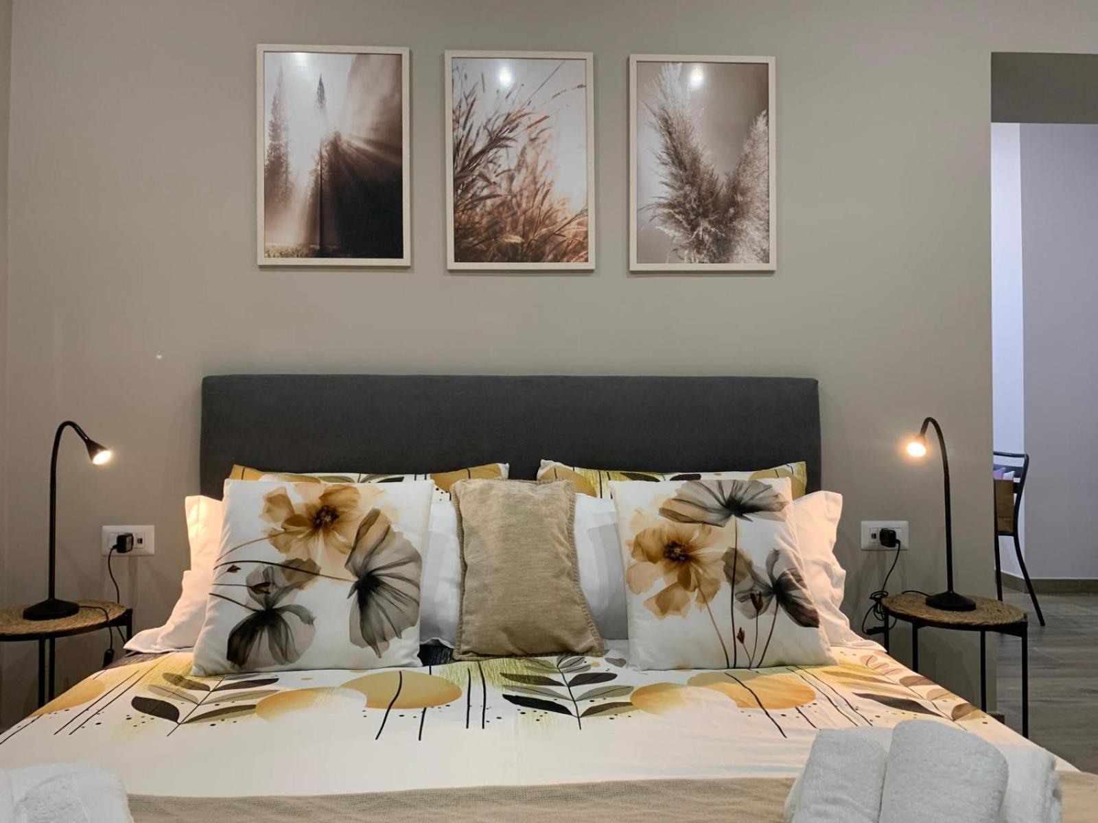La Casa Di Bianca - Modern Suites Near Plebiscito Nápoly Kültér fotó